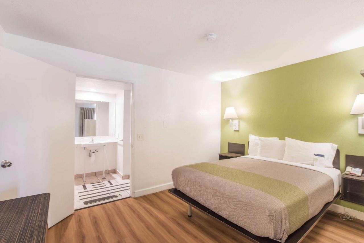 Motel 6 המט מראה חיצוני תמונה