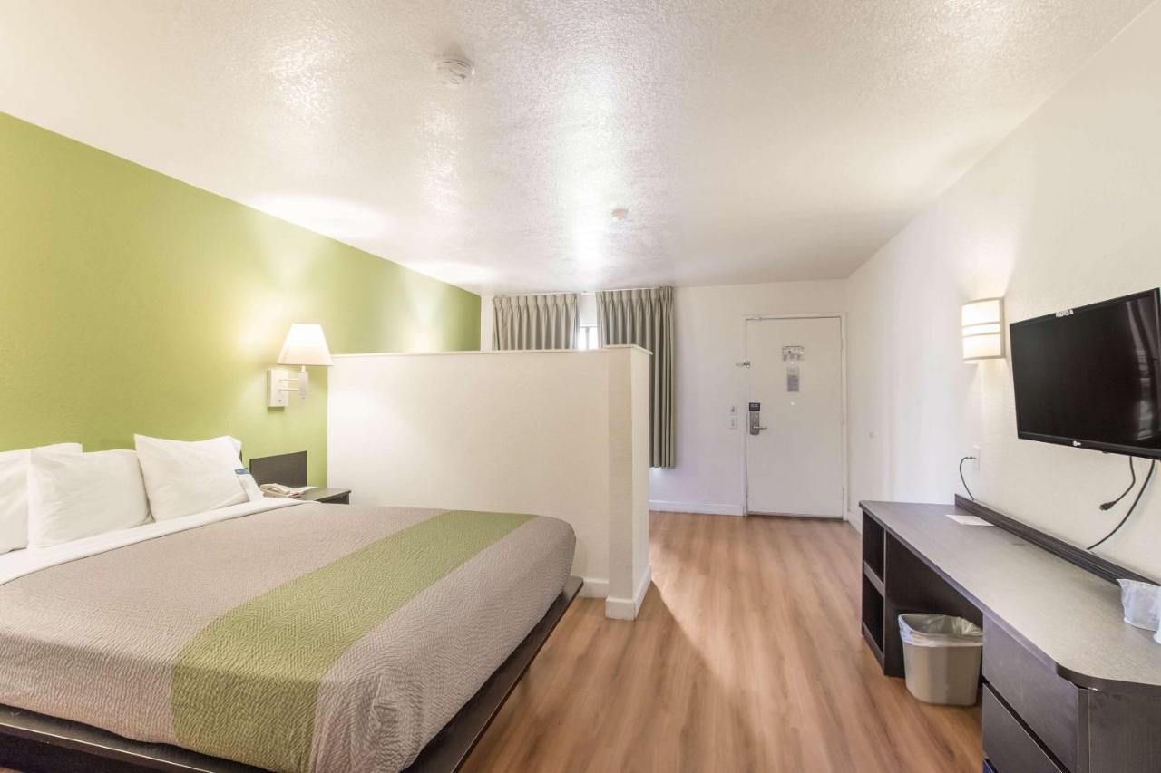 Motel 6 המט מראה חיצוני תמונה