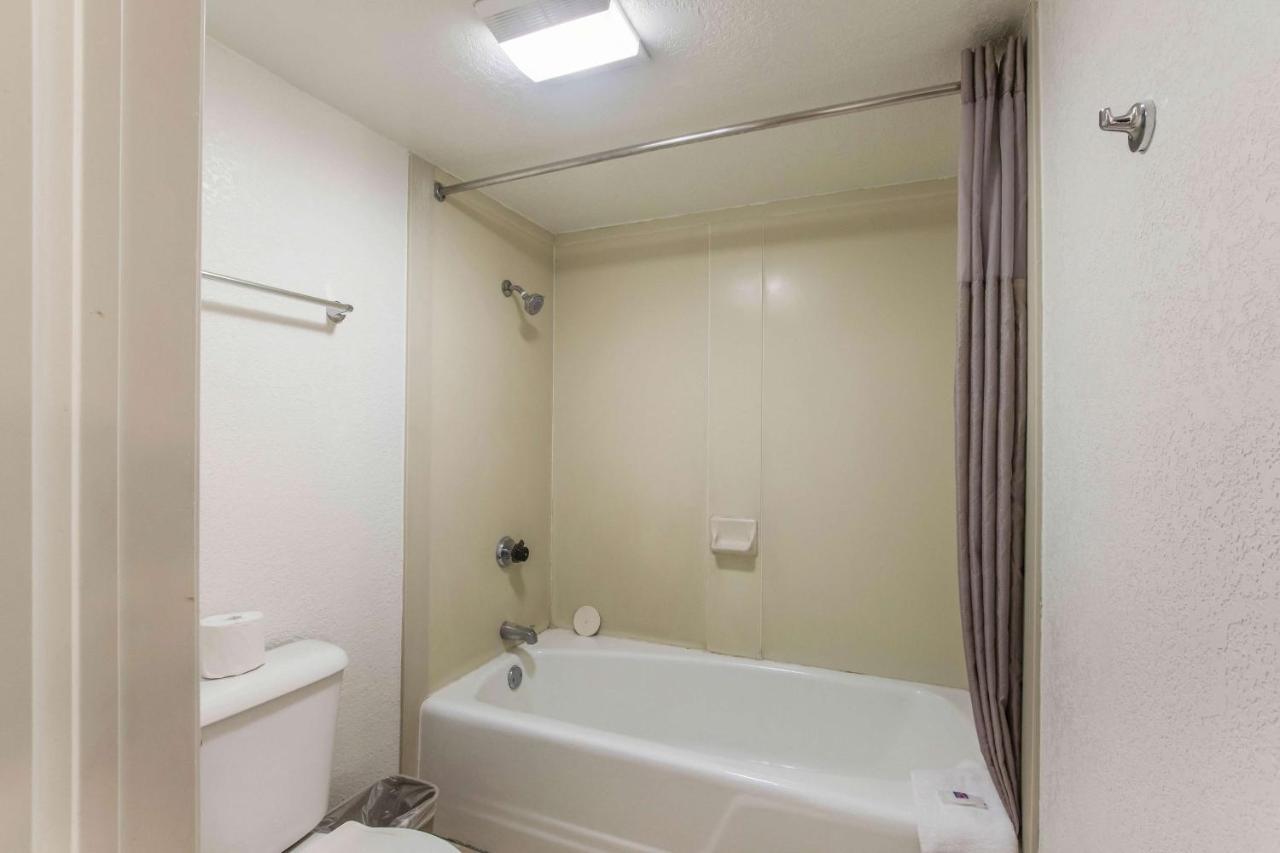 Motel 6 המט מראה חיצוני תמונה